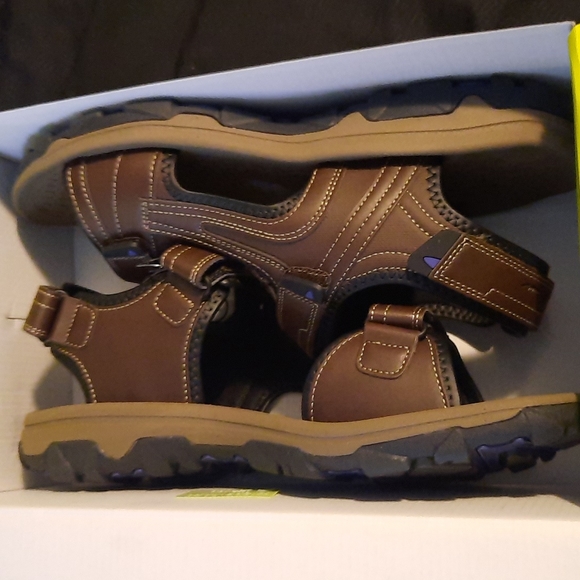 Eddie Bauer "Ronnie" Sandal (Chestnut) - Picture 1 of 9